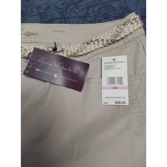 Gloria Vanderbilt New Tan Shorts Size 22W 5 pocket design with belt Retail 50.00 - Picture 3 of 6